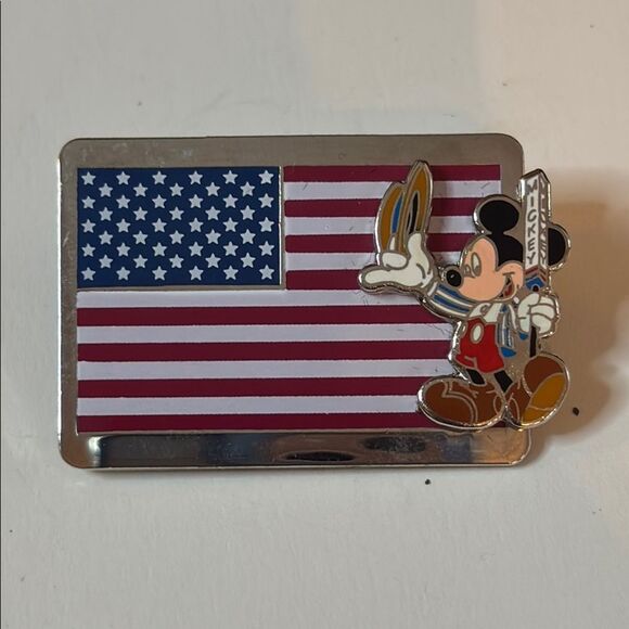 Mickey Mouse Silver Tone Patriotic American Flag Pin - Picture 1 of 3